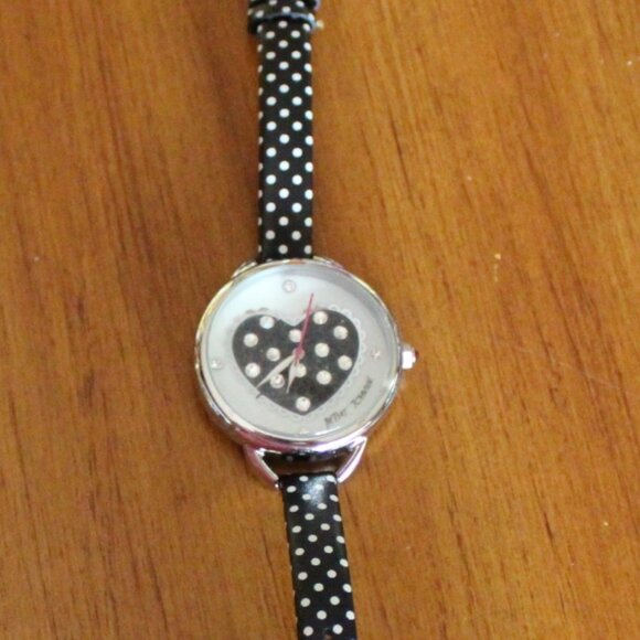 BRAND NEW WITH TAGS AUTHENTIC BETSEY JOHNSON PINUP STYLE WRISTWATCH PRETTY! main image 12